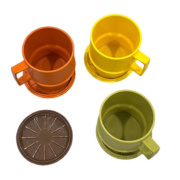 Tupperware Vintage Stackable Mugs & Coaster Lids Set - Picture 4 of 4
